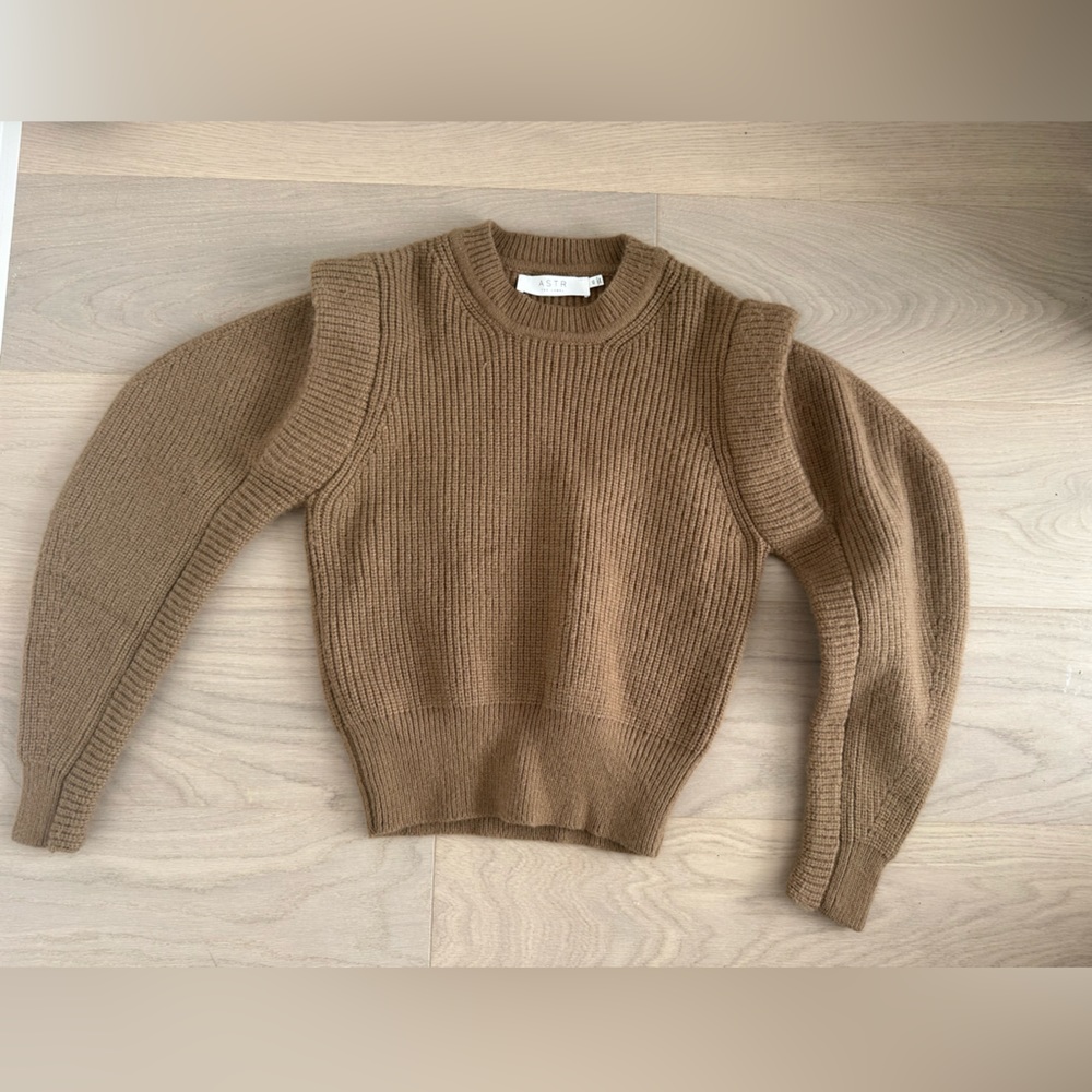 Astr The Label Luciana Layered crewneck sweater Camel colour